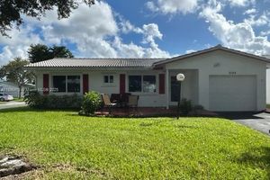 8544 N CAMPANELLI BLVD, PLANTATION, FL