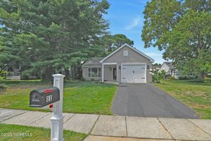 11 TWYFORD LN, MANCHESTER, NJ
