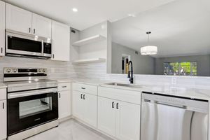 2202 LUCAYA BND G2, COCONUT CREEK, FL