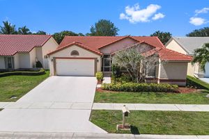 8260 LAKE CYPRESS RD, LAKE WORTH, FL