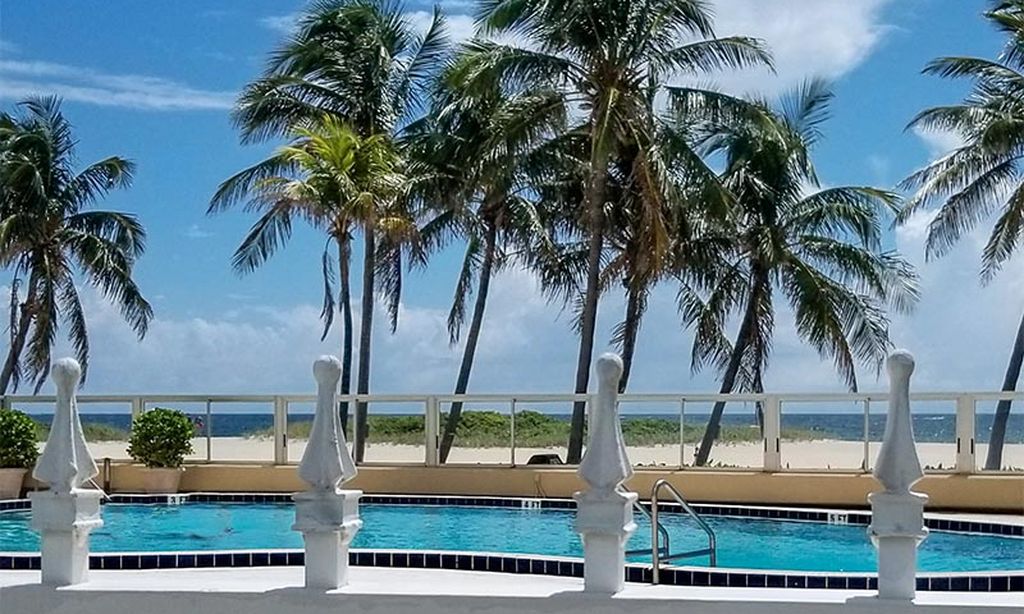 Outdoor Pool & Beachfront Access