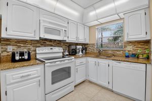 3810 VIA POINCIANA APT 206, LAKE WORTH, FL
