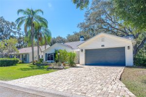 4242 LEAFWAY CIR, LEESBURG, FL