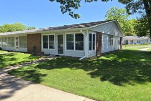 232 BLACKPOOL CT F, RIDGE, NY