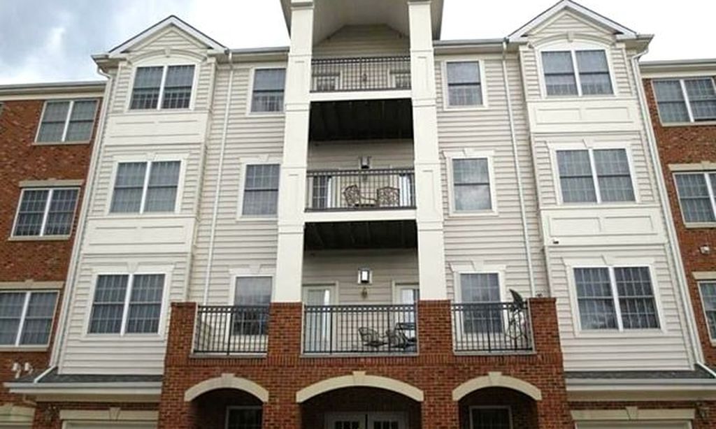 125 Low-Maintenance Condos