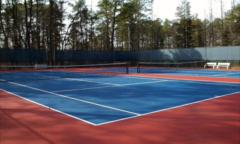 2 Tennis Courts