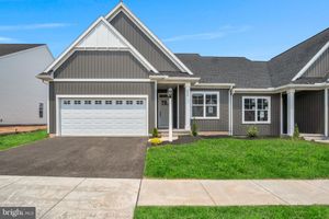 880 SHADOWBROOKE DR, DOVER, PA