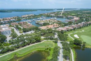 5225 E HARBOR VILLAGE DR APT 304, VERO BEACH, FL