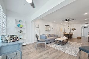 1021 FLAME VINE AVE APT 203, DELRAY BEACH, FL
