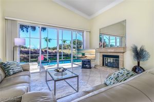 66 FOUNTAIN CIR, NAPLES, FL