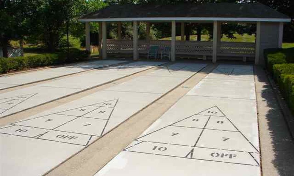 4 Shuffleboard Courts
