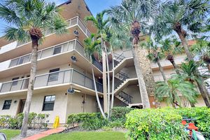 4960 E SABAL PALM BLVD 206, TAMARAC, FL