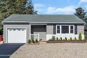 18 GOWER RD, TOMS RIVER, NJ