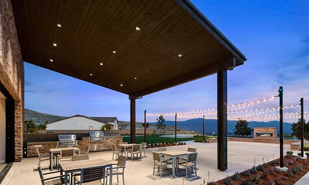 Outdoor Patio & BBQ Area