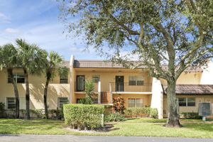 120 LAKE CONSTANCE DR, WEST PALM BEACH, FL