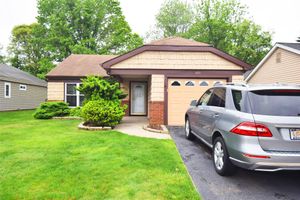 407 BELFAST LN, RIDGE, NY