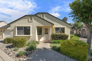 694 VILLAGE DR, GALT, CA
