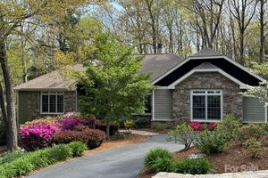 137 BERRY CREEK DR, FLAT ROCK, NC