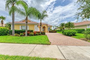 5827 BENEVENTO DR, SARASOTA, FL