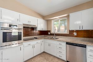 10621 W OAKMONT DR, SUN CITY, AZ