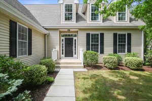 18 KENINGTON RD # 18, AVON, CT