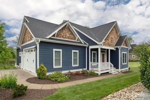 76 FOUNDRY LN, HENDERSONVILLE, NC