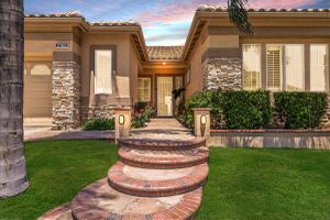 2165 BIRDIE DR, BANNING, CA