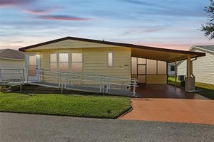 4933 COLONNADES CIR, LAKELAND, FL