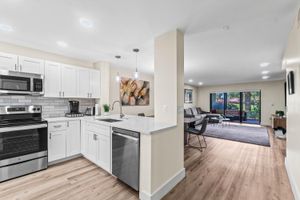 18 STRATFORD DR E, BOYNTON BEACH, FL