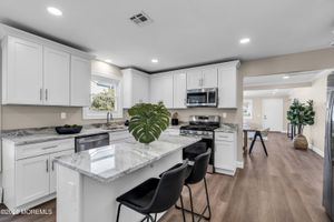 35 DORAL DR, TOMS RIVER, NJ
