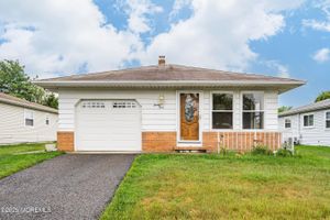 23 MARATHON ST, TOMS RIVER, NJ