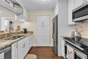 33 PLANTATION DR APT 106, VERO BEACH, FL