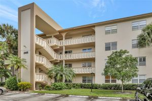 2405 ANTIGUA CIR E1, COCONUT CREEK, FL