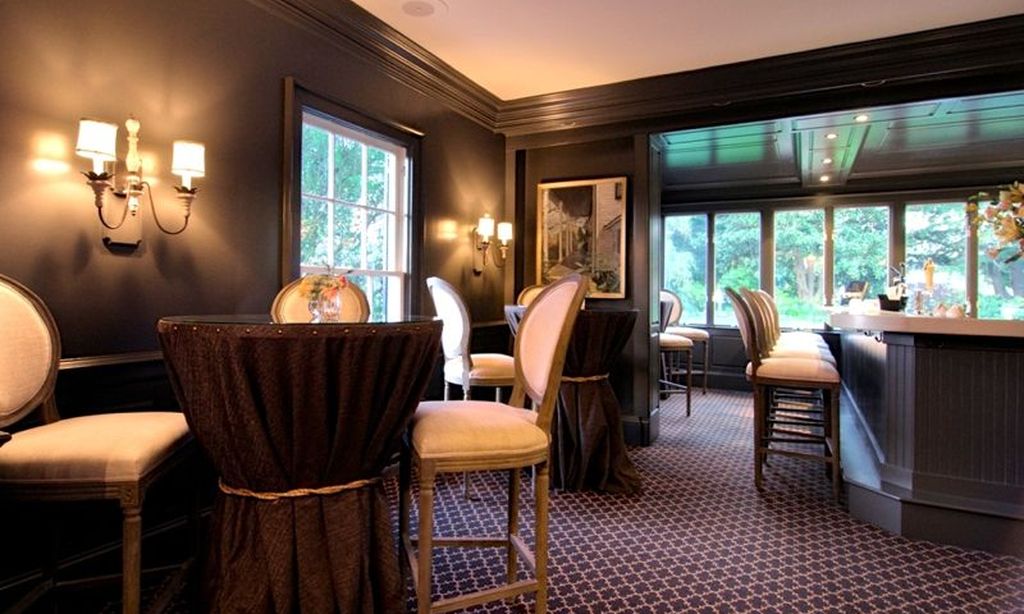 Numerous On-Site Restaurants