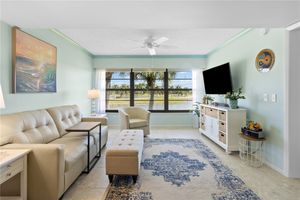 1 PLANTATION DR 203, VERO BEACH, FL