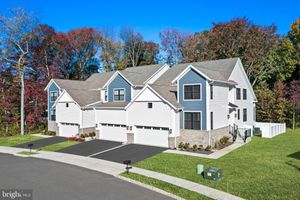 52 KAY CHIARELLO WAY, HAMILTON, NJ