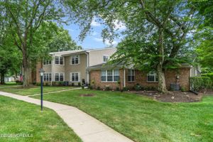 37 HONEYSUCKLE LN, RED BANK, NJ