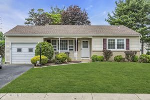 32 BUGLE CT, TOMS RIVER, NJ
