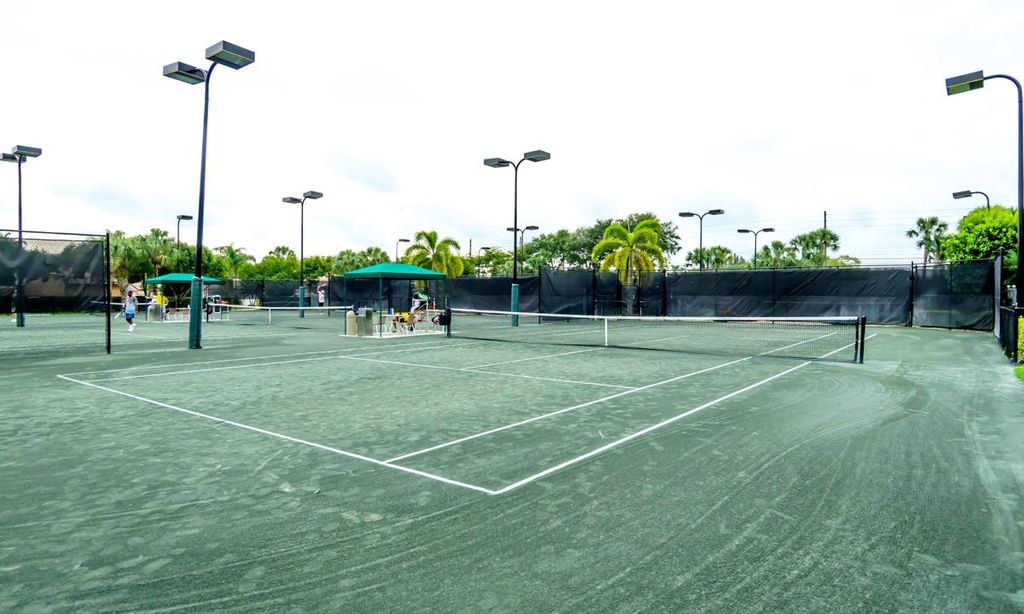 6 Har-Tru Tennis Courts