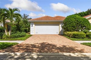8089 XENIA LN, NAPLES, FL
