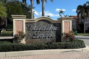 7802 CATALINA CIR, TAMARAC, FL