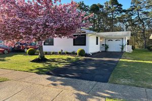 10 WHITMAN ST, BRICK, NJ