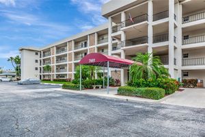 7461 W COUNTRY CLUB DR 203, SARASOTA, FL