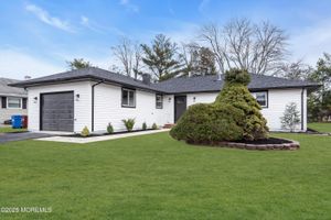 8 KINSALE ST, TOMS RIVER, NJ