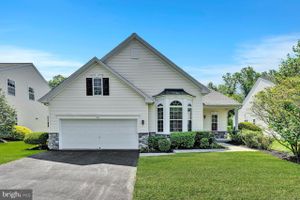 38 BUCKINGHAM DR, PENNINGTON, NJ
