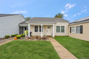 53 FREEDOM LN, CORAM, NY