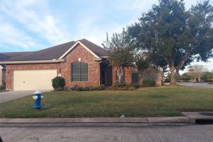1601 N LAGO VISTA CT, PEARLAND, TX