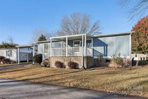 302 MEADOWBROOK CT, HENDERSONVILLE, NC