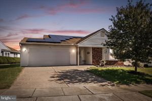 21 HORSESHOE LN, COLUMBUS, NJ