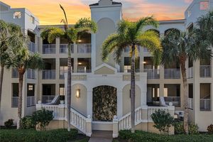 7709 PEBBLE CREEK CIR 202, NAPLES, FL